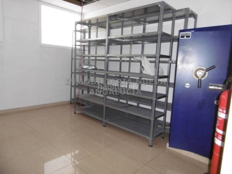 Foto 568a8fb1-5e38-463e-8ab4-6c4b1978e46b. Alquiler local comercial local en alquiler en oliverosaltamirabarrio alto en Almería