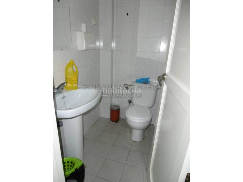 Foto 10479bfb-a4d2-4c51-b428-61a26cc414cb. Affitto locale commerciale in Nueva Andalucía Almería