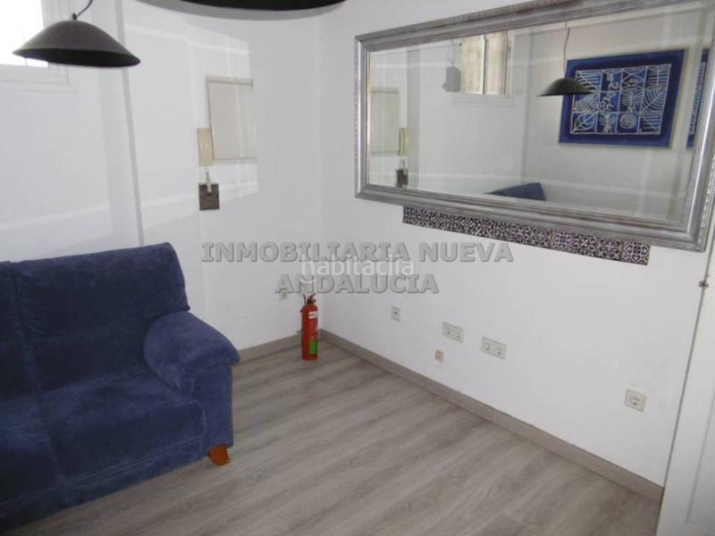 Foto bd1a37fd-f1b8-407d-bea3-85928c6bd60f. Lloguer local comercial a Nueva Andalucía Almería