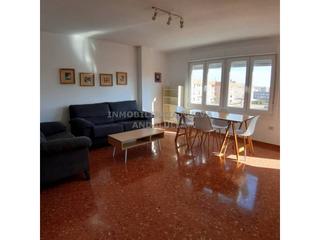 Miete Etagenwohnung in Nueva Andalucía. Piso en alquiler en nueva andalucía