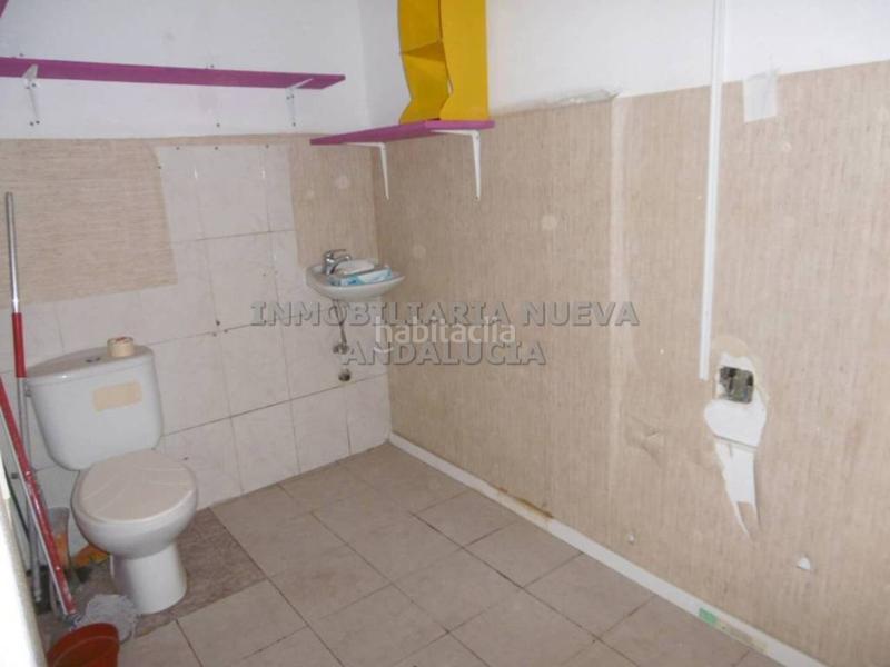 Foto 8840eed9-ee66-443c-8b5a-ca0c36b687fd. Alquiler local comercial local en alquiler en oliverosaltamirabarrio alto en Almería