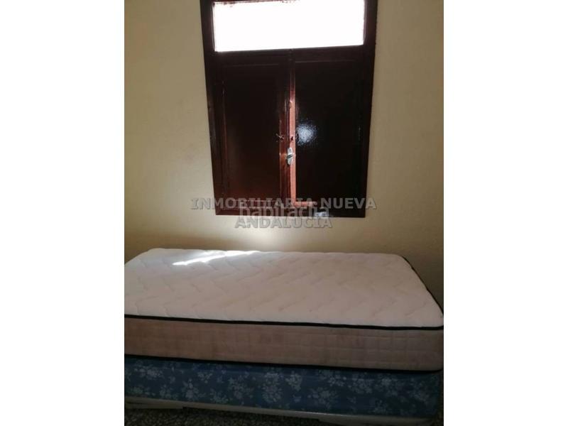 Foto 3b481148-e858-411b-85d5-fdbdbfe1e800. Alquiler piso  en alquiler en oliverosaltamirabarrio alto en Almería