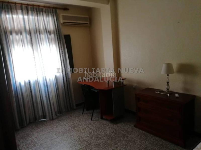 Foto 44061ba8-6380-4dd0-8f49-9accbbc51721. Alquiler piso  en alquiler en oliverosaltamirabarrio alto en Almería