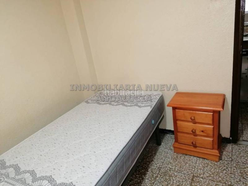 Foto 64c8b908-b444-48ba-8571-ac4f18f976ab. Alquiler piso  en alquiler en oliverosaltamirabarrio alto en Almería