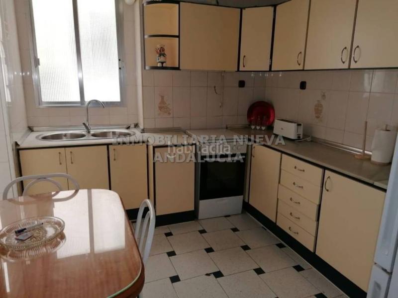 Foto ee01ba14-cbb2-4af6-8fd4-d9d1056071ec. Alquiler piso  en alquiler en oliverosaltamirabarrio alto en Almería