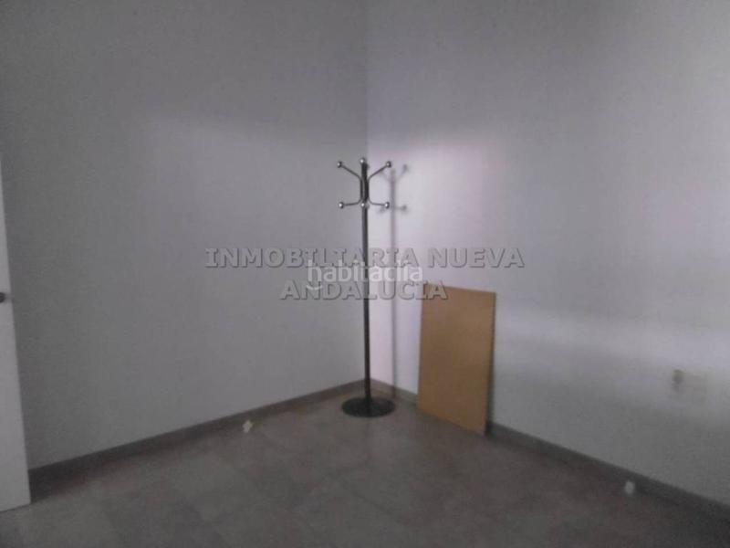 Foto 4b76f4e5-1b4a-4949-9d0e-a7f911ea1f30. Alquiler local comercial  en alquiler en Almería