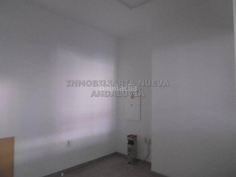 Foto 855e8dc9-9b26-4f2a-8659-b7236b381a43. Alquiler local comercial  en alquiler en Almería