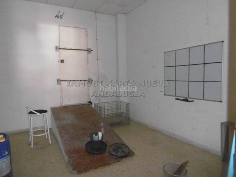 Foto 77cbb20e-f96d-4f01-8579-0dbfdf99789d. Rent business premise in Nueva Andalucía Almería