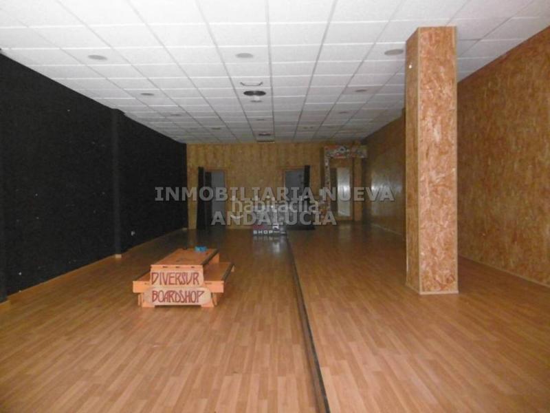 Foto ce908491-b34b-482c-a9a8-900d399a12b8. Rent business premise in Nueva Andalucía Almería