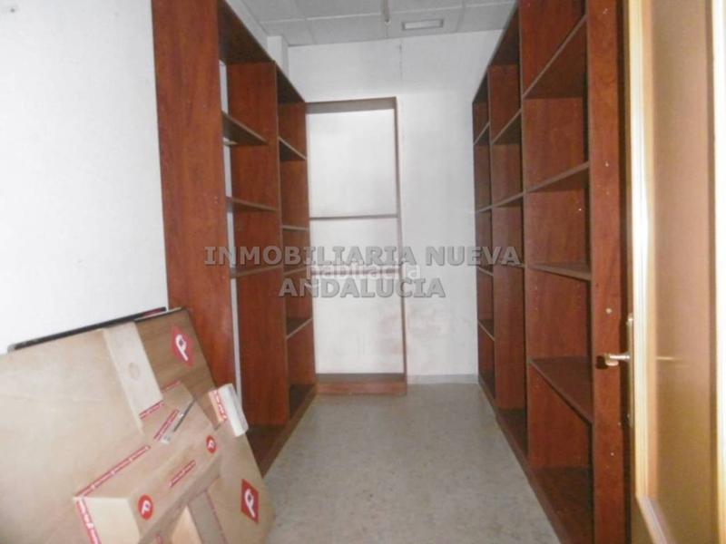 Foto dbefd08e-e25e-485d-8ebe-cae5a9ee67a6. Rent business premise in Nueva Andalucía Almería