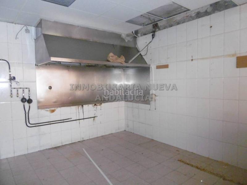 Foto f8bbcccf-0b1d-43fc-a188-b0f49e5e6b62. Rent business premise in Ciudad Jardín - Tagarete - El Zapillo Almería