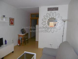 Location Appartement à Ciudad Jardín - Tagarete - El Zapillo. Piso en alquiler