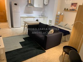 Rent Studio in Ciudad Jardín - Tagarete - El Zapillo. Estudio en alquiler en ciudad jardíntagaretezapillo