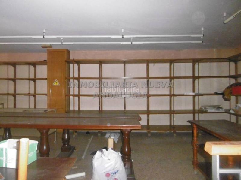 Foto 876e2750-de91-4581-9236-8a281862a825. Rent business premise in Centro Almería