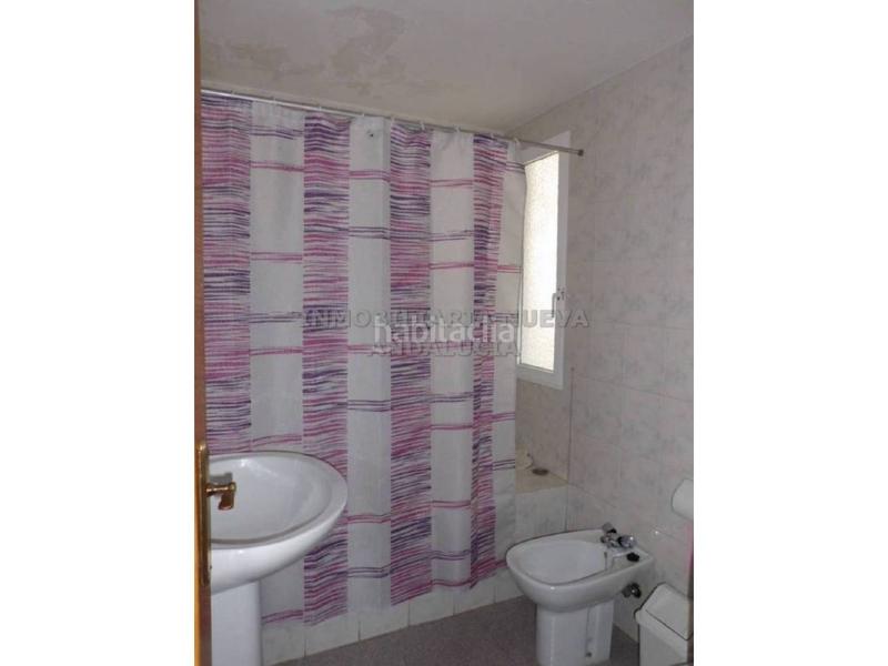 Foto e6516f64-e676-4c3c-b78d-36480af73024. Miete etagenwohnung mit parking pool in Retamar Almería