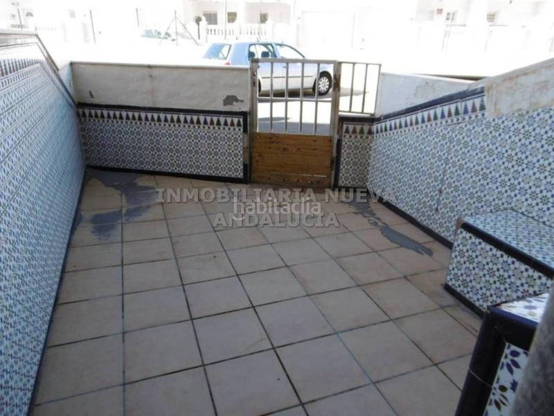 Foto 92b8edf5-2be4-4386-a9be-739740f857b4. Rent flat with pool in Retamar Almería