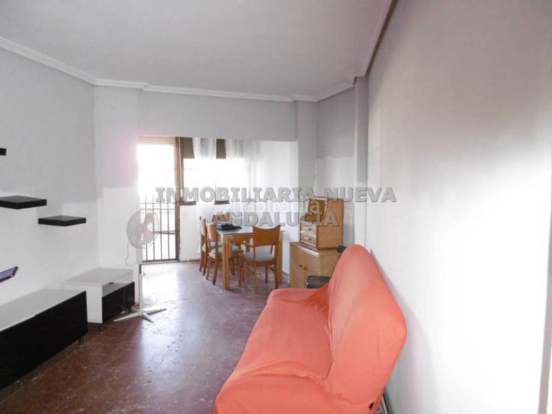 Foto b6f8bfca-6ce1-4339-b71b-0ca118e105d4. Rent flat with pool in Retamar Almería