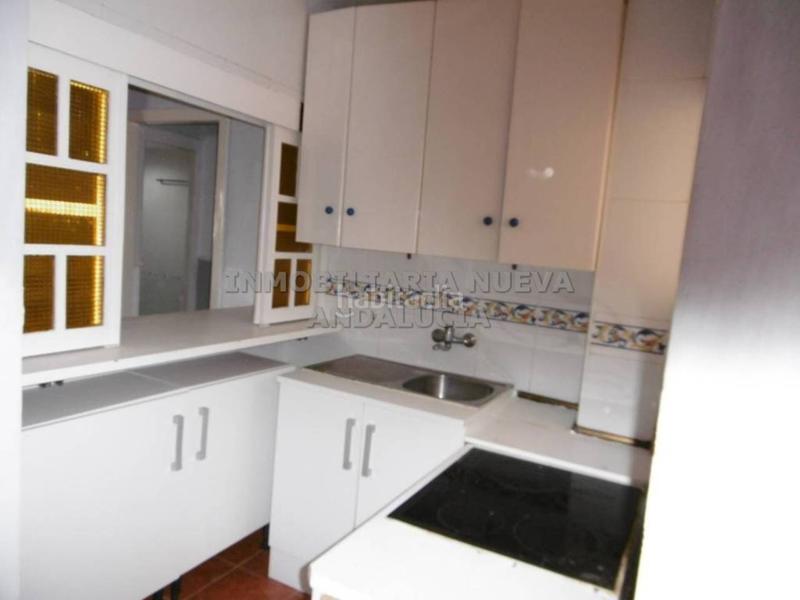 Foto b9720702-d825-49de-b20a-bc47e1e8850b. Rent flat with pool in Retamar Almería
