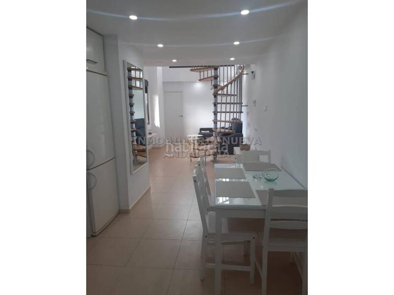 Foto f6363a0c-b981-45e1-838c-1dcb0cad4d3e. Location duplex avec parking piscine dans El Toyo Almería