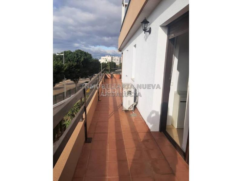 Foto 753b24f2-4cb7-4895-9e48-52a46b153a36. Miete zweistöckige wohnung mit parking pool in El Toyo Almería