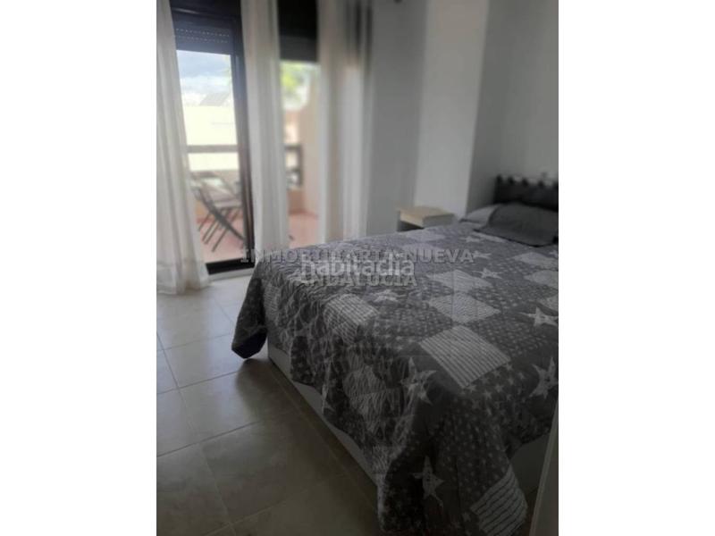 Foto aba94c71-031a-456e-85d0-26d75dd0b00f. Miete zweistöckige wohnung mit parking pool in El Toyo Almería