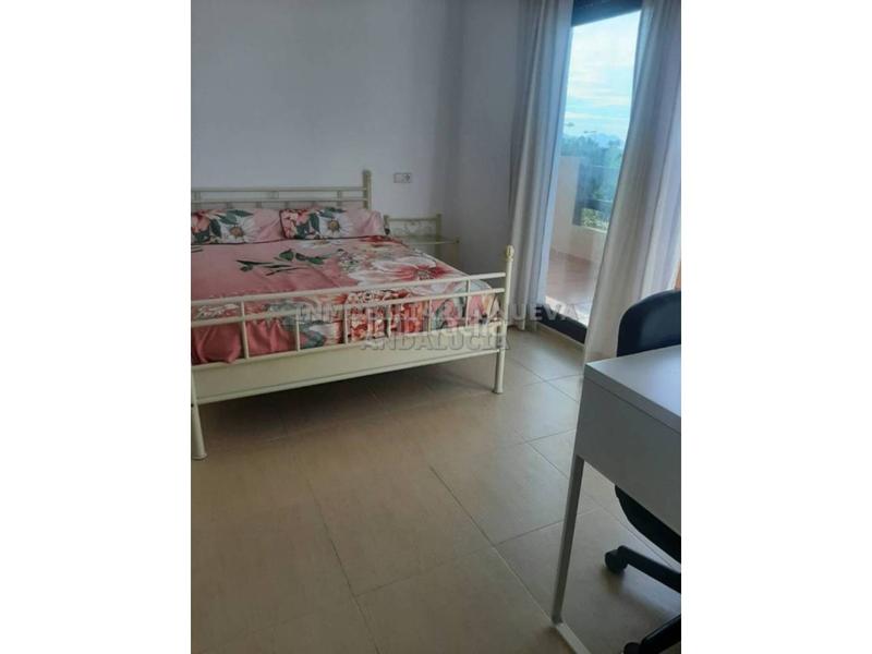 Foto 447f5dcf-0650-4cd6-91d7-3bc5491e1150. Rent duplex with parking pool in El Toyo Almería