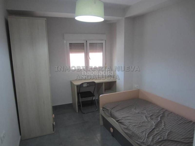Foto 620f9b8c-486c-4468-84a3-8208fbdaee8c. Location appartement avec parking dans Barrio Alto - San Félix Almería