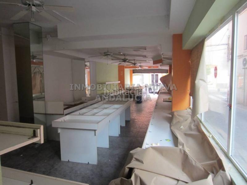 Foto 8a28f3d8-32bc-4abd-9e25-7bf80d77bf90. Alquiler local comercial  en alquiler en Almería