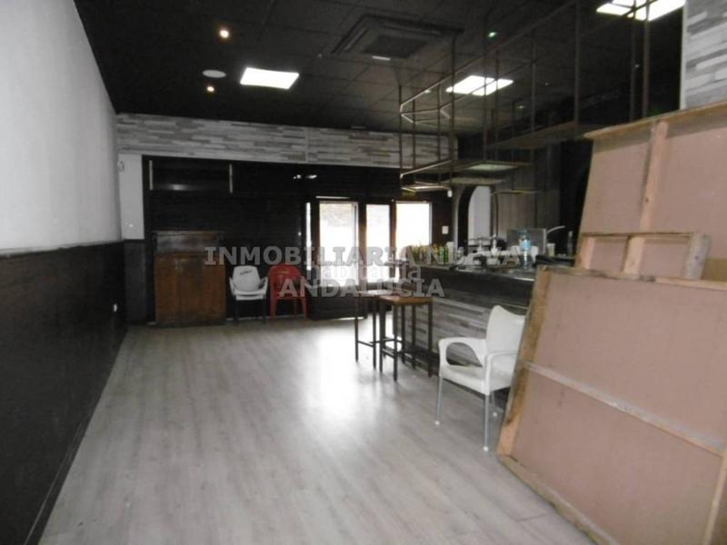 Foto a6b301f1-f6b0-4df2-8c77-f88d9a66875b. Alquiler local comercial local en alquiler en Nueva Andalucía04006 en Almería