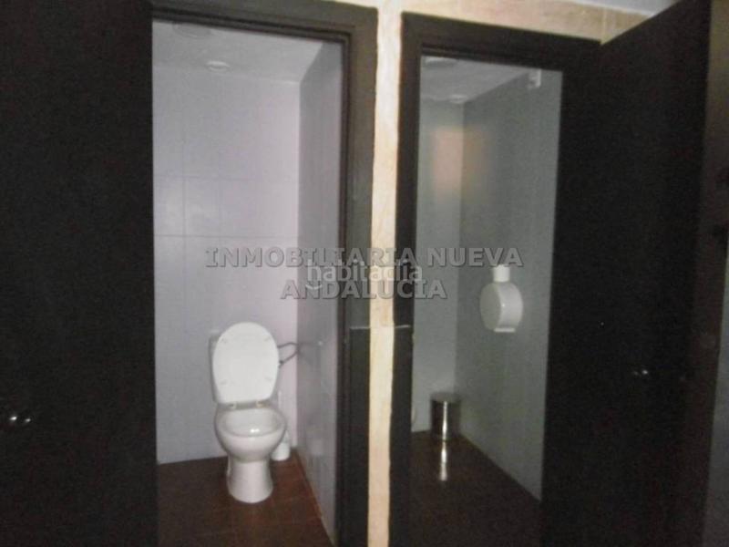 Foto b1127695-1df6-4950-9379-e19254ff9c66. Alquiler local comercial local en alquiler en Nueva Andalucía04006 en Almería