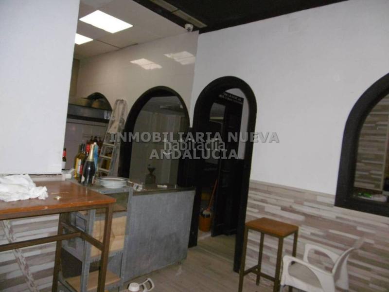 Foto 2d7a302a-51db-4f06-b761-ef5d55d90f73. Lloguer local comercial a Nueva Andalucía Almería