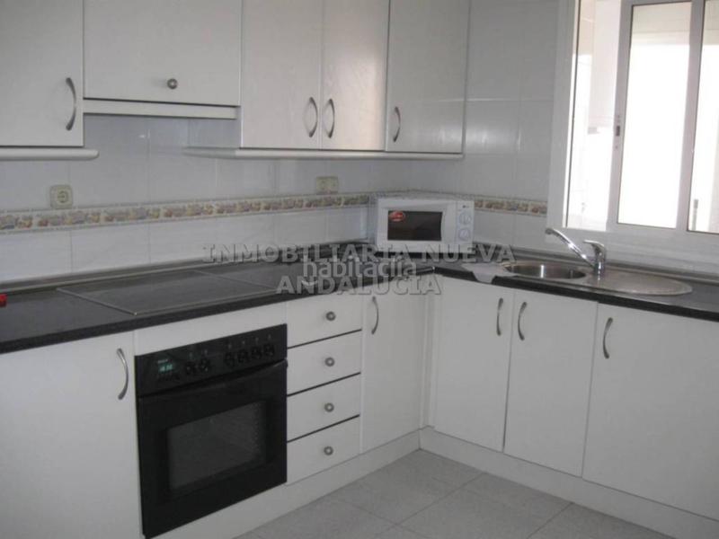 Foto 0e0b62bb-ba2b-410b-a7d2-2b92067db5c6. Rent flat with parking in San Luis Almería