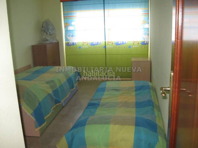 Foto bc12d75d-5ea5-434f-a3d5-723ee4c79b17. Rent flat with parking in San Luis Almería