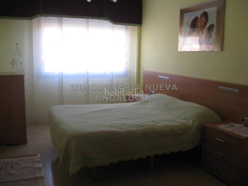 Foto cffe67e8-b5a8-419c-aa3e-359dcb1daf04. Rent flat with parking in San Luis Almería
