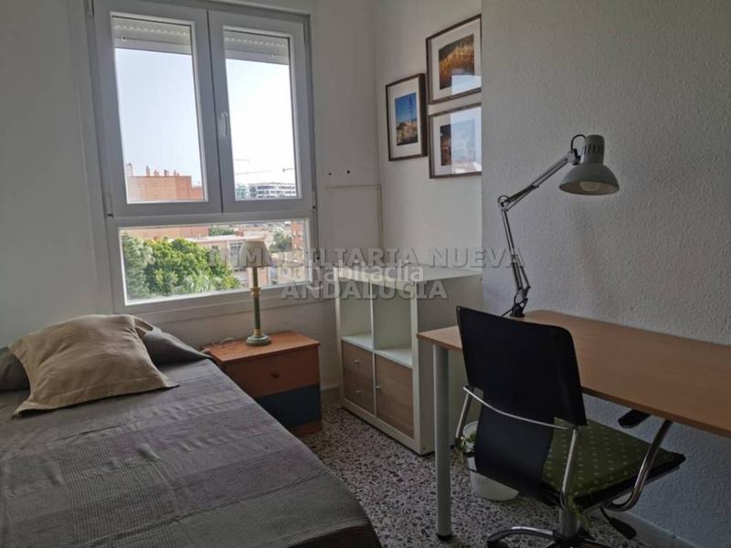 Foto cfa9f889-a55a-4a7c-81b3-d2ffb9c331ae. Lloguer pis a Ciudad Jardín - Tagarete - El Zapillo Almería