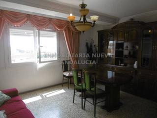 Pis a Oliveros - Altamira. Piso en venta en centro04005