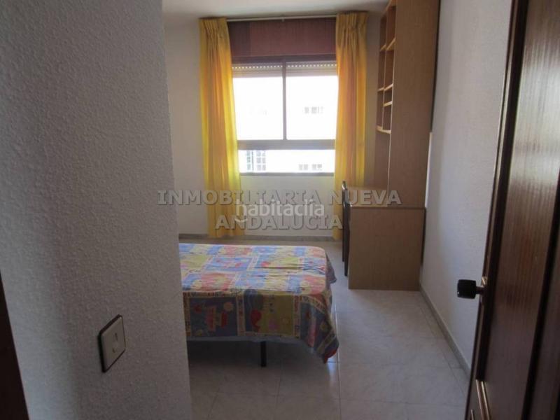 Foto 92aac5eb-419f-43d1-92e3-fa7a7b9b5e95. Miete etagenwohnung in Ciudad Jardín - Tagarete - El Zapillo Almería