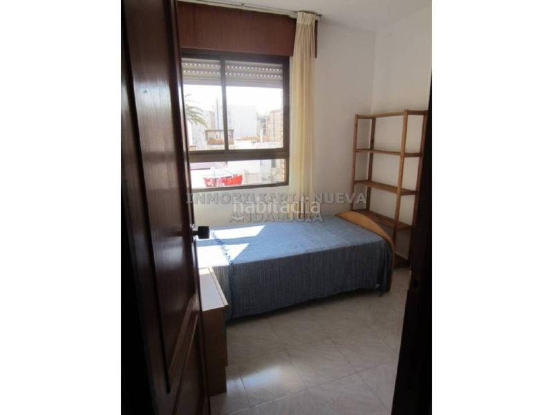 Foto be241c79-2e69-423f-9e18-15e857bb0cac. Miete etagenwohnung in Ciudad Jardín - Tagarete - El Zapillo Almería