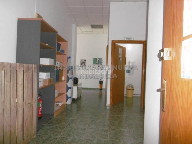 Foto b5d16b22-3ab3-4a04-8d0a-3abf25c41db6. Lloguer local comercial a Nueva Andalucía Almería