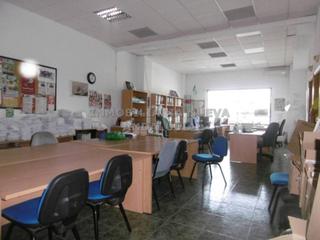 Rent Business premise  Gustavo villapalos. Local en alquiler en nueva andalucía04006