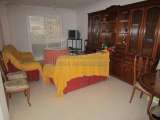 Miete Etagenwohnung in Piedras Redondas - Torrecárdenas. Piso en alquiler