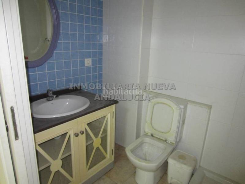 Foto a2ccf5f9-590e-4b4d-b34a-99cd76427b2f. Lloguer local comercial a San Luis Almería