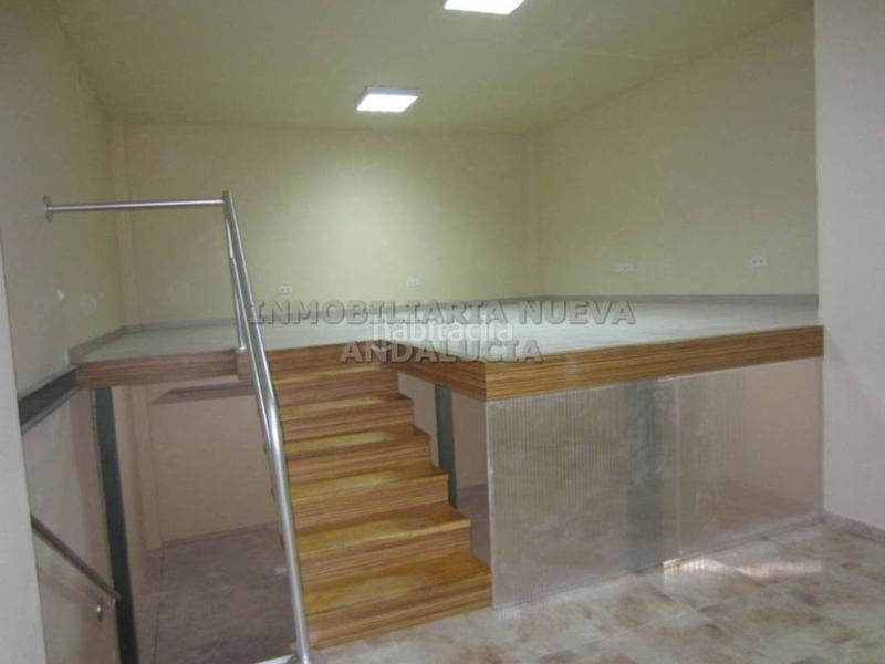 Foto a9c6b1a6-8a12-440f-862f-0346884a45c2. Lloguer local comercial a San Luis Almería