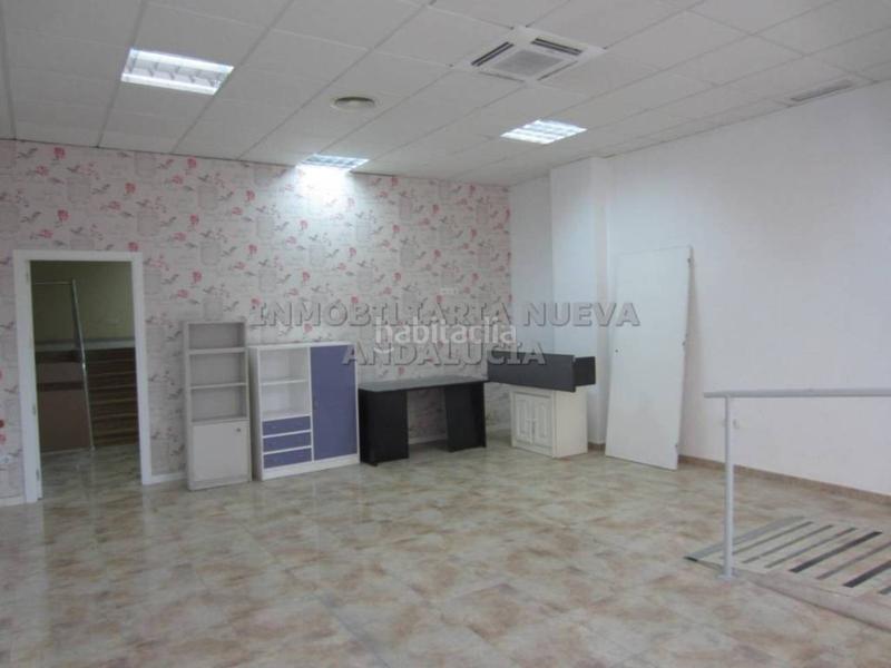 Foto eadd44d2-c8d1-4dcd-b292-51c438a916c9. Lloguer local comercial a San Luis Almería