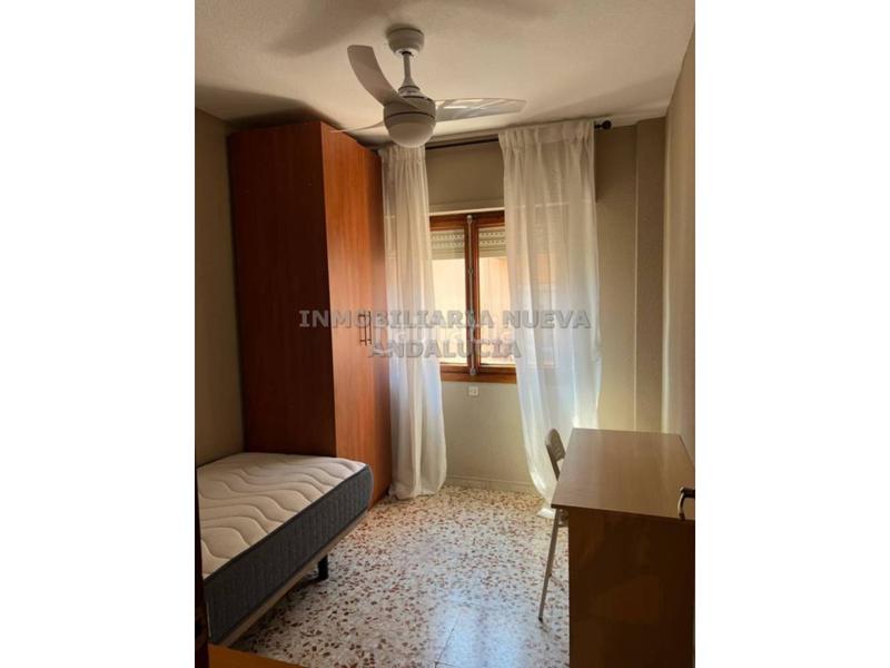 Foto be2cc745-d3e8-4400-ade2-234761b70f57. Miete etagenwohnung in Barrio Alto - San Félix Almería