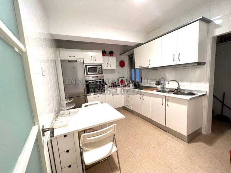 Foto 1d038ea8-6b5b-4458-a17d-fd6fafb639fc. Location appartement dans Centro Almería