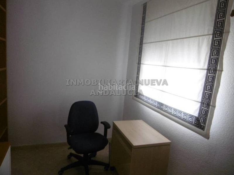 Foto e2a8e2bd-0707-4535-8aec-d75747a00899. Lloguer pis a Barrio Alto - San Félix Almería