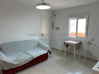 Location Appartement à Ciudad Jardín - Tagarete - El Zapillo. Piso en alquiler
