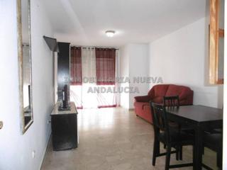 Location Appartement à Ciudad Jardín - Tagarete - El Zapillo. Piso en alquiler