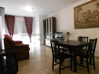 Location Appartement à Ciudad Jardín - Tagarete - El Zapillo. Piso en alquiler